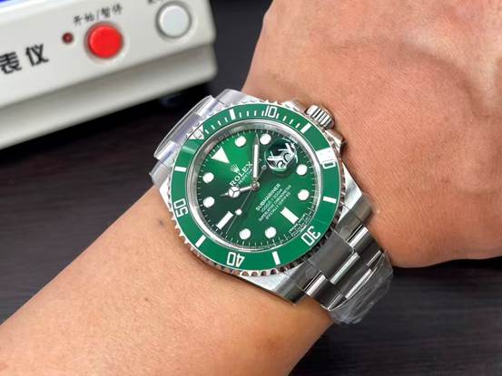 green submariner